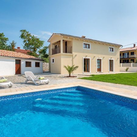 Tranquil Holiday Home In Labin With Private Swimming Pool Eksteriør bilde
