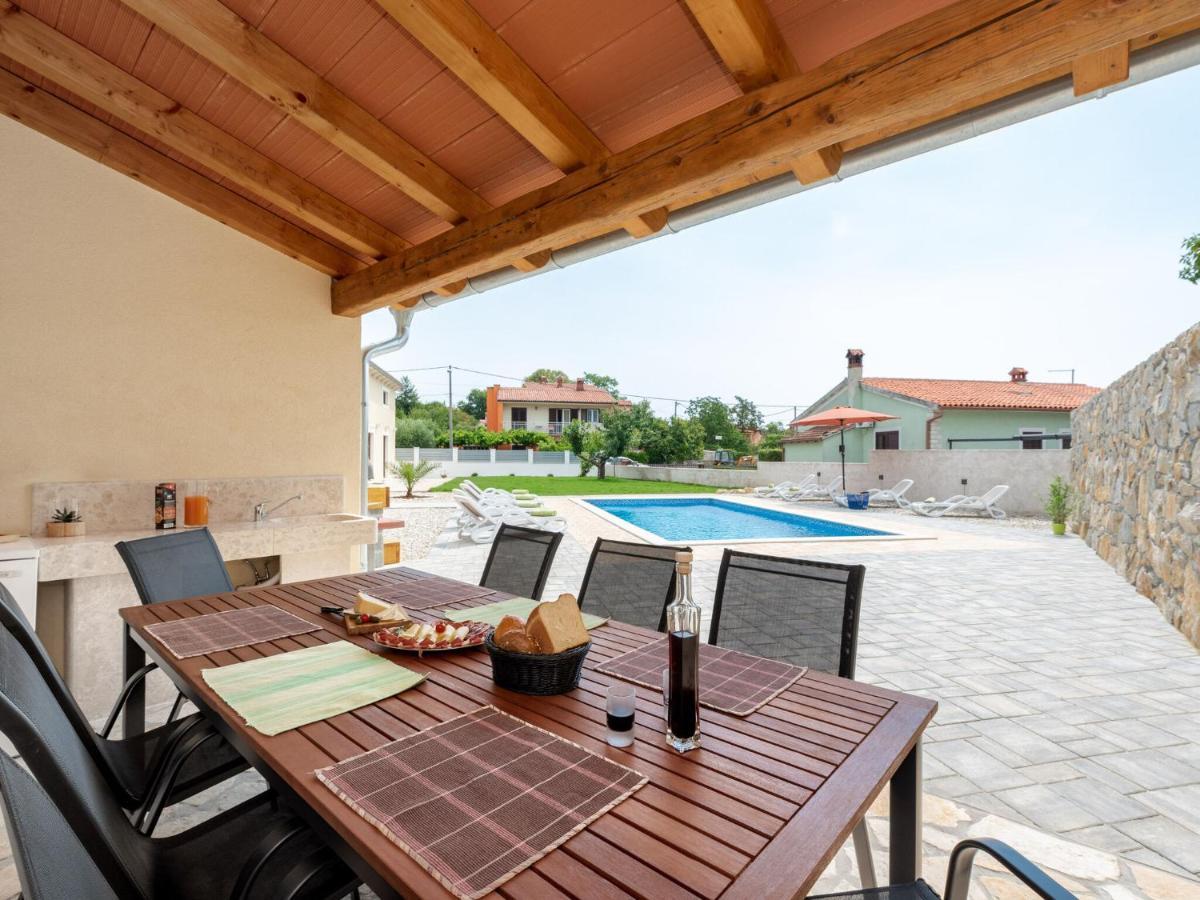 Tranquil Holiday Home In Labin With Private Swimming Pool Eksteriør bilde