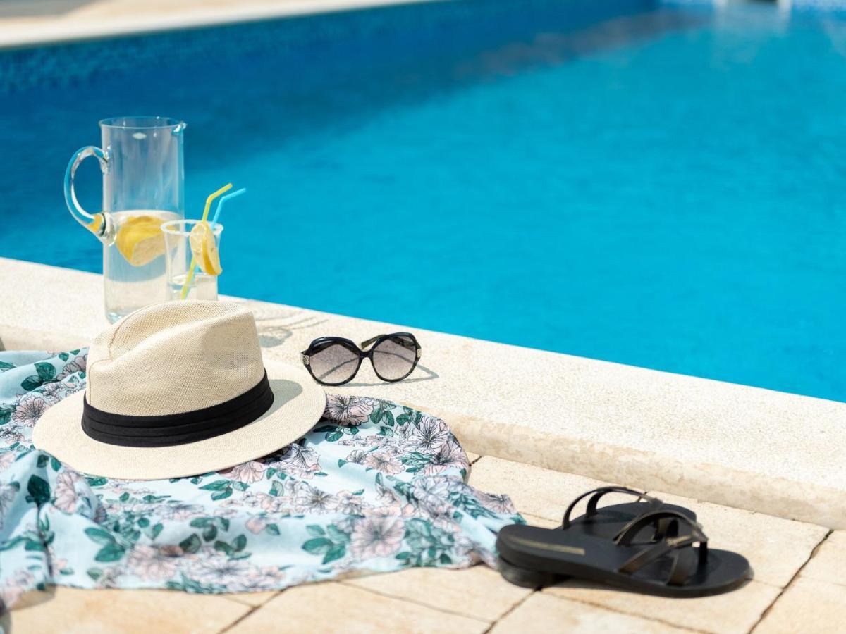 Tranquil Holiday Home In Labin With Private Swimming Pool Eksteriør bilde