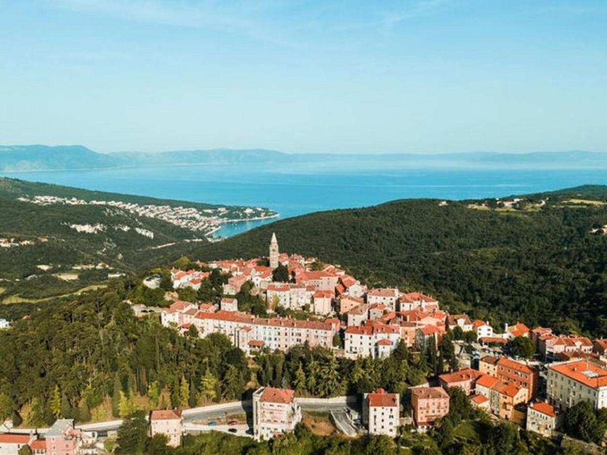 Tranquil Holiday Home In Labin With Private Swimming Pool Eksteriør bilde